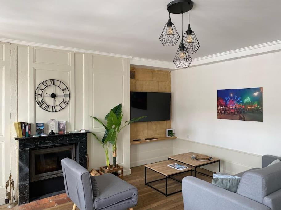 Charleville-Mézières Appartement De Charme En Hyper-Centre מראה חיצוני תמונה