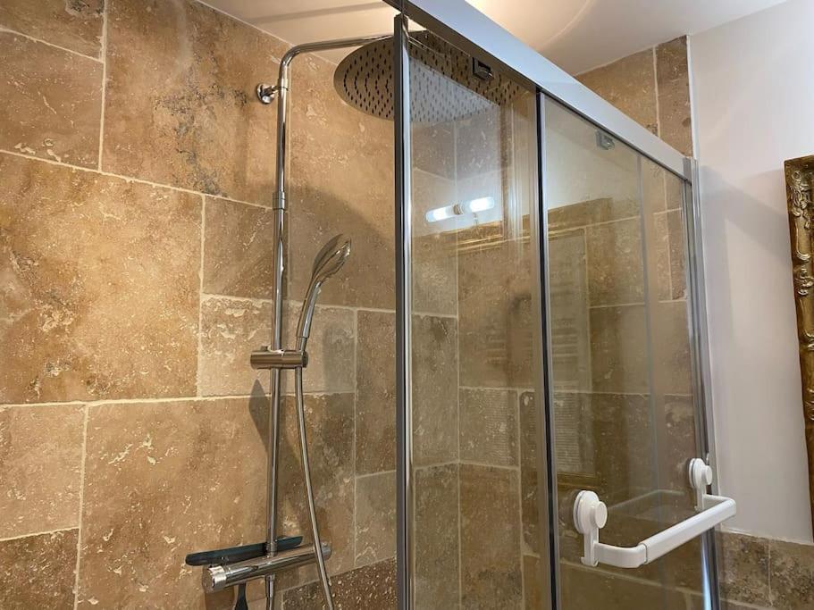 Charleville-Mézières Appartement De Charme En Hyper-Centre מראה חיצוני תמונה